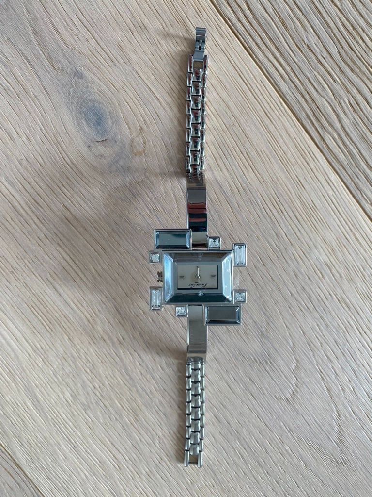Montres: Armbanduhr von Kenneth Cole Quartz – Neuf avec emballage d'origine à Hombrechtikon par bettersurfer 3