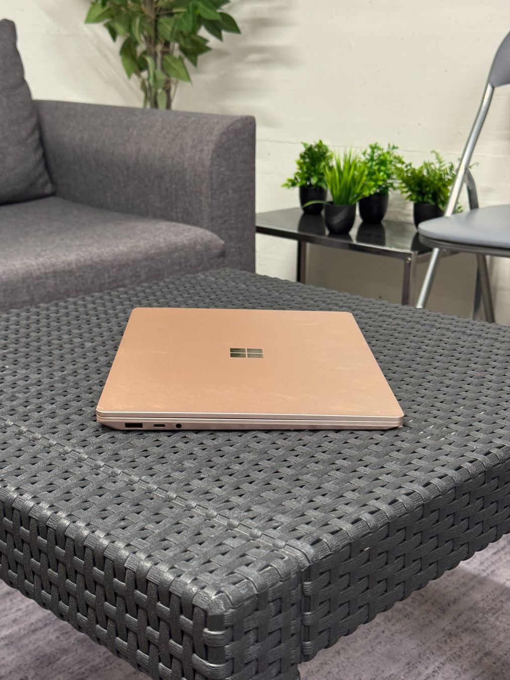 Microsoft Notebook: Microsoft Surface 4 Model 1959, 8GB RAM, 256GB SSD, Touch – Usato da Zürich venduto da TechResellers 2