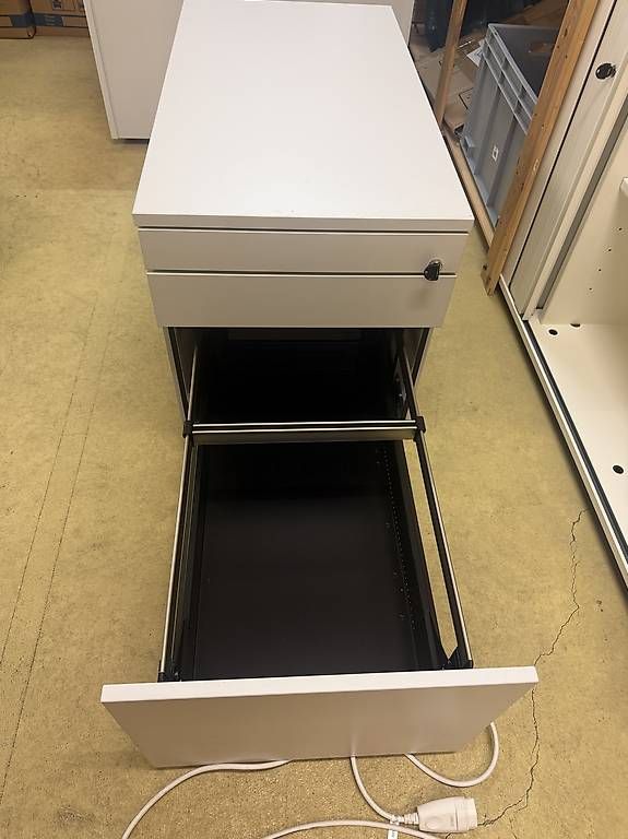 Korpus: Rollcontainer Bürocontainer Schubladen hellgrau – Gebraucht aus Bern von Sellionaire_007 3
