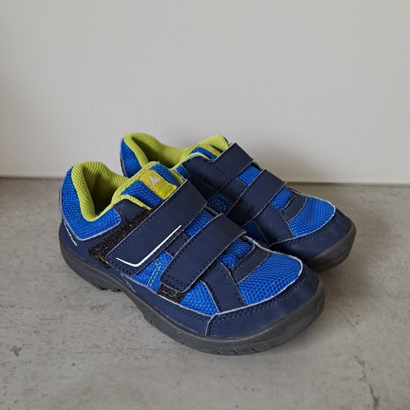 Schuhe für Jungen: Sneakers (Gr. 28) – Gebraucht aus Stein AR von foxtown2