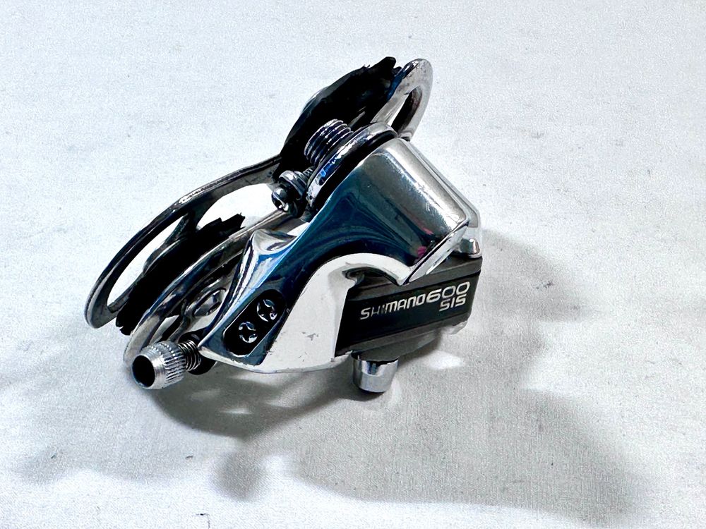 Dérailleur arrière Shimano 600 SIS RD-6208 cage courte noire 6 vitesses