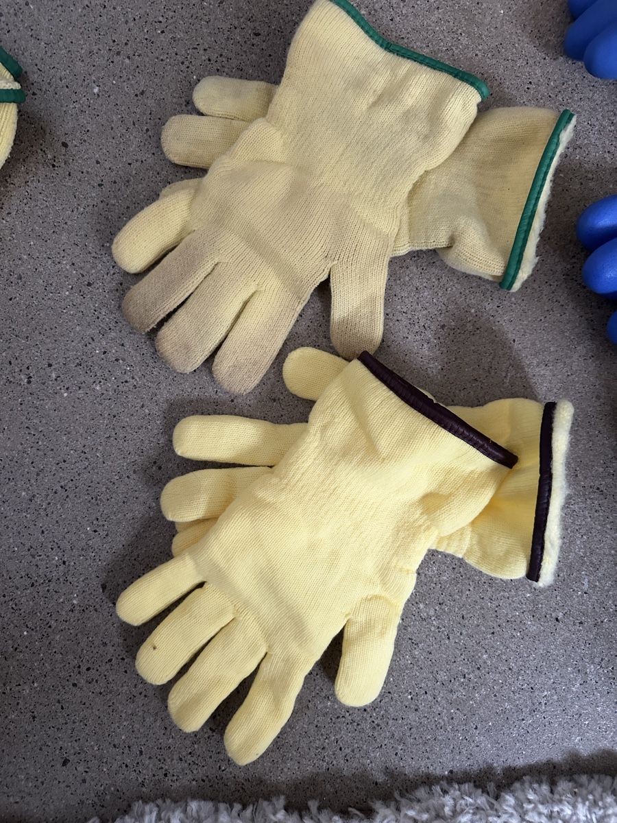 Guanti & manicotti: Lot gants étanches plongée + sous-gants – Usato da Onnens FR venduto da grospatapouf 2