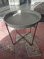 Runder Vintage-Beistelltisch/Pflanztisch im Industrial-Stil