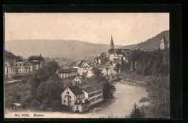 Baden, Ortsansicht mit Fluss und Bergbli