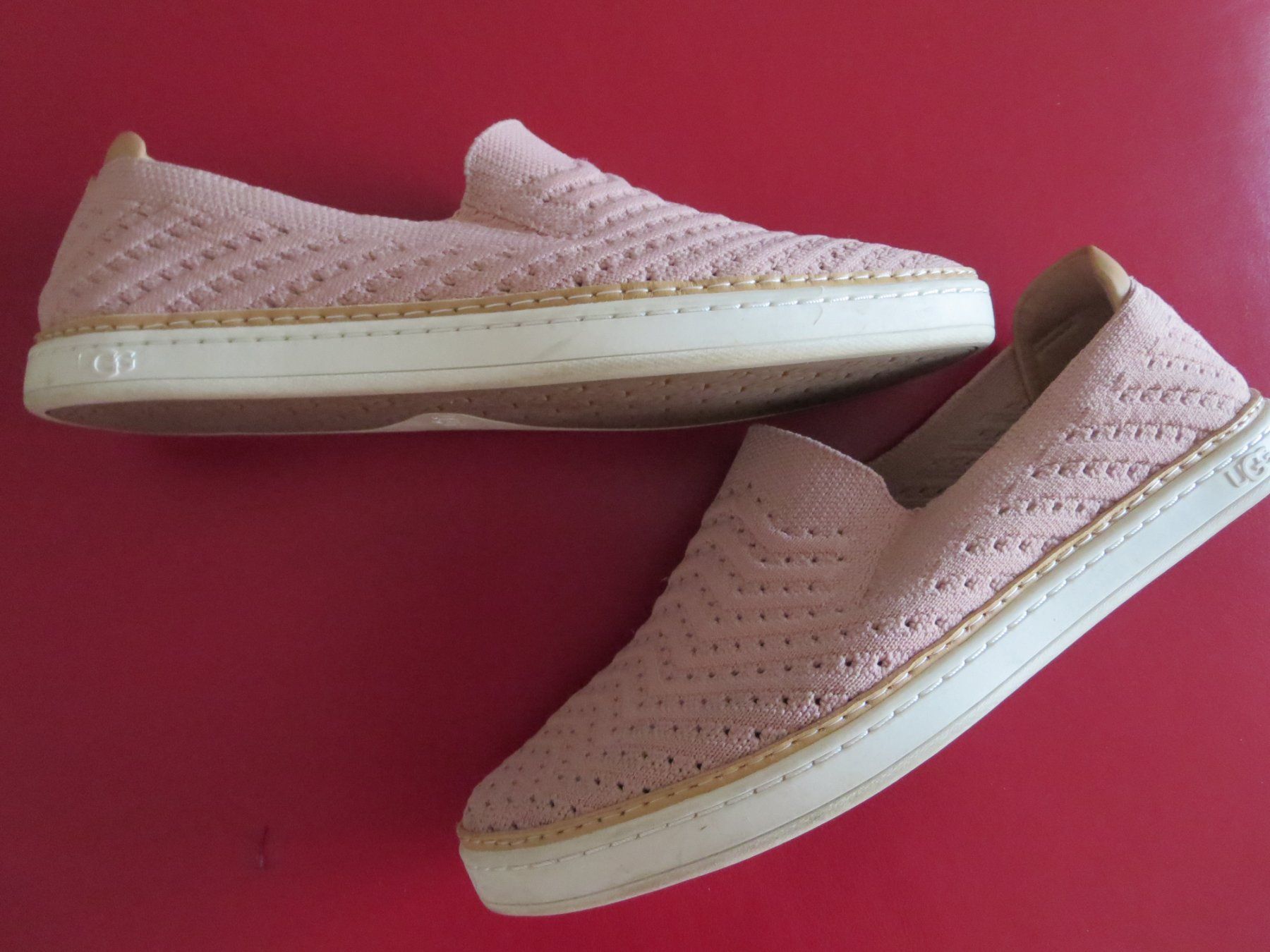 Ugg Damenschuhe: UGG Damen Textile Sneaker /Gr. 39 – Gebraucht aus Wallisellen von Arvenstube 1