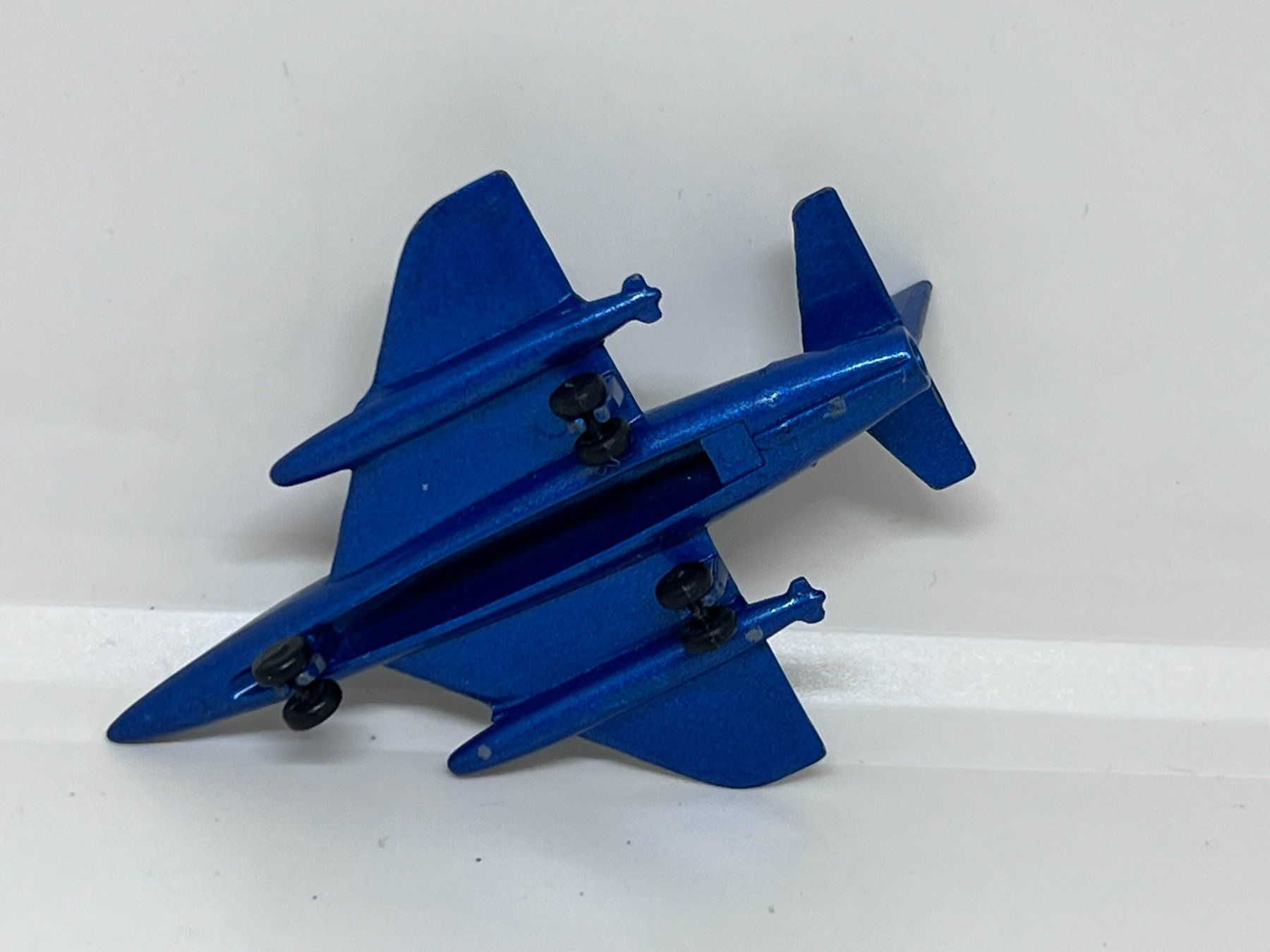 Matchbox Modellini d'auto: Matchbox Douglas A-4F Skyhawk – Usato da Wildegg venduto da LaaBoutique 3