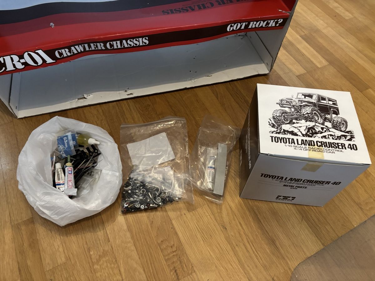 Tamiya Modellismo RC: Tamiya Crawler Land Cruiser 40 / CR-01 Chassis – Nuovo (secondo la descrizione) da Bad Zurzach venduto da Zahnd2 6