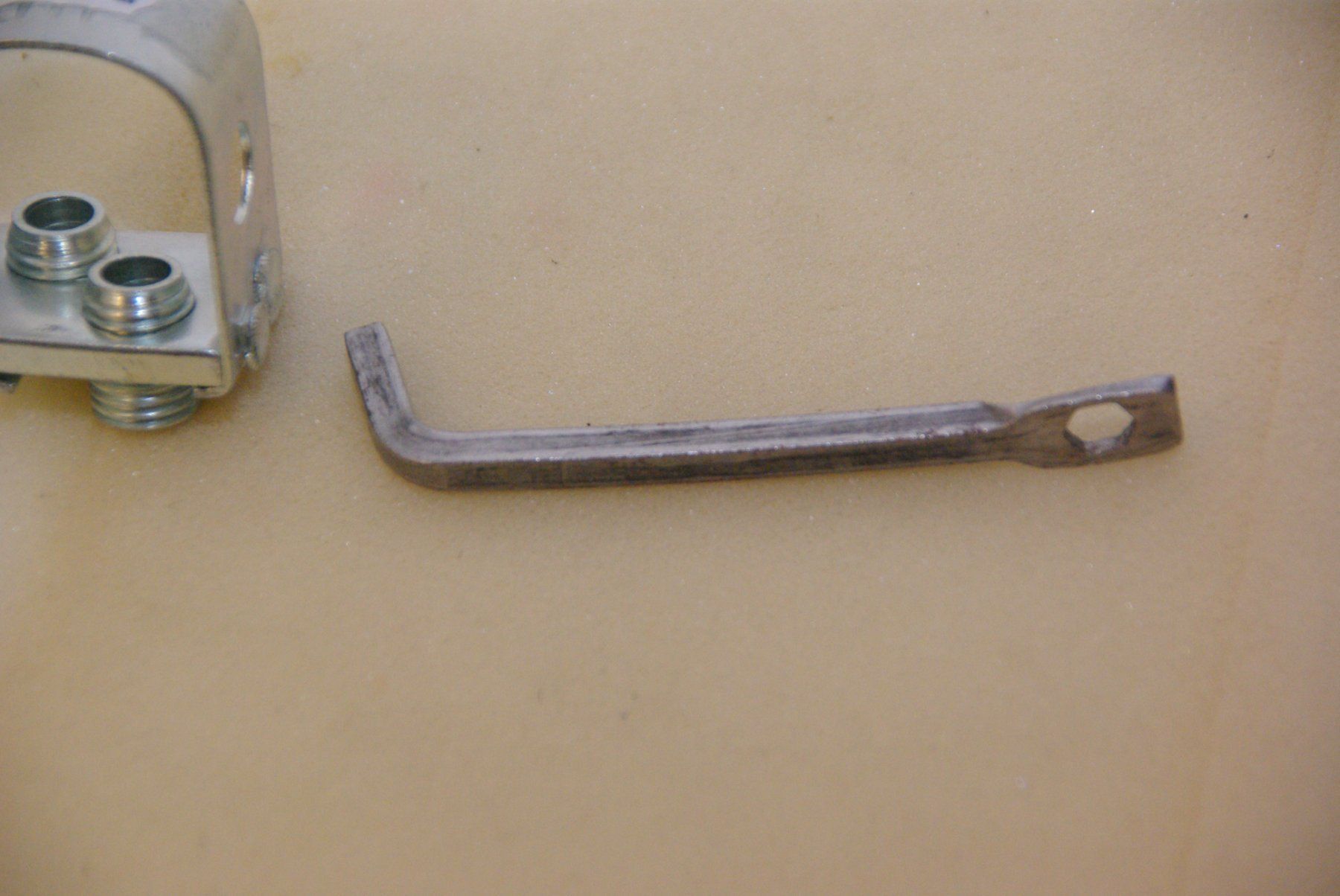 Alle Werkzeuge: Sensenring Nr. 3 - M2 Schraube, mit Schlüssel – Neu (gemäss Beschreibung) aus Herisau von Cevianer1844 3