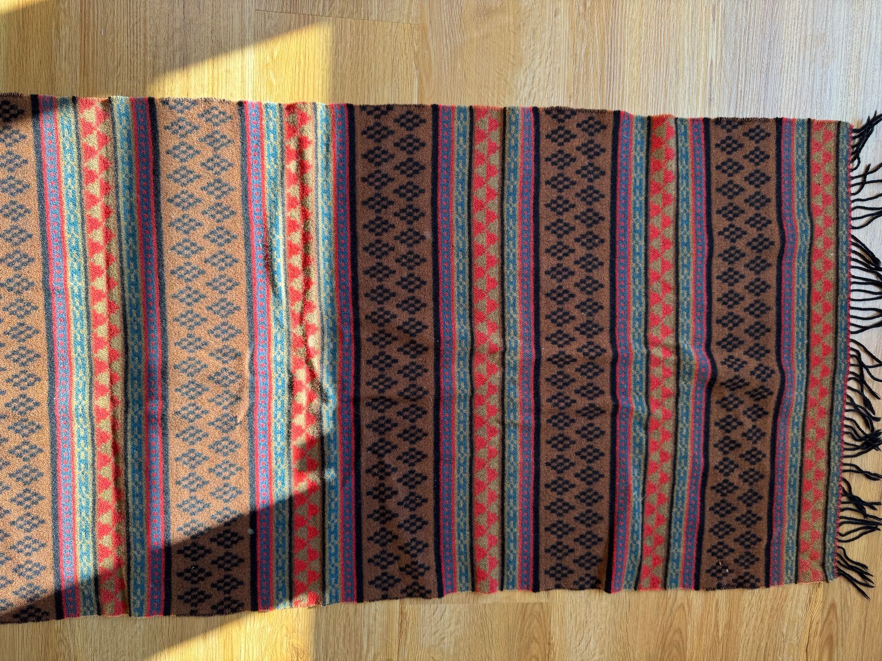Foulards, Tücher & Schals: Tuch, Woll-Mix Schal, schwarz, rot – Gebraucht aus Bubikon von hachia888 2