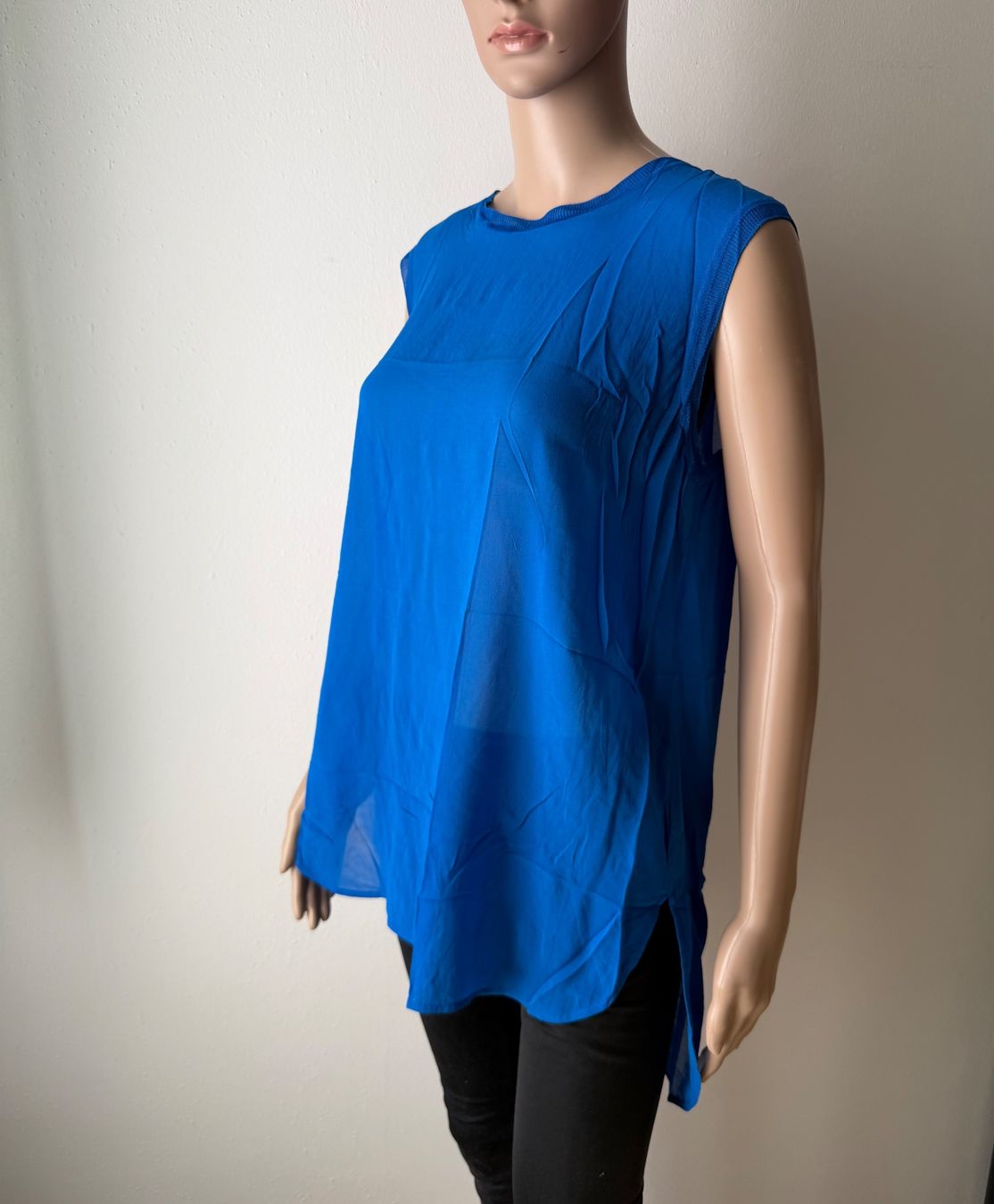 Tops: VINCE Seidentop 💙 – D'occasion à zürich par vintage12 5