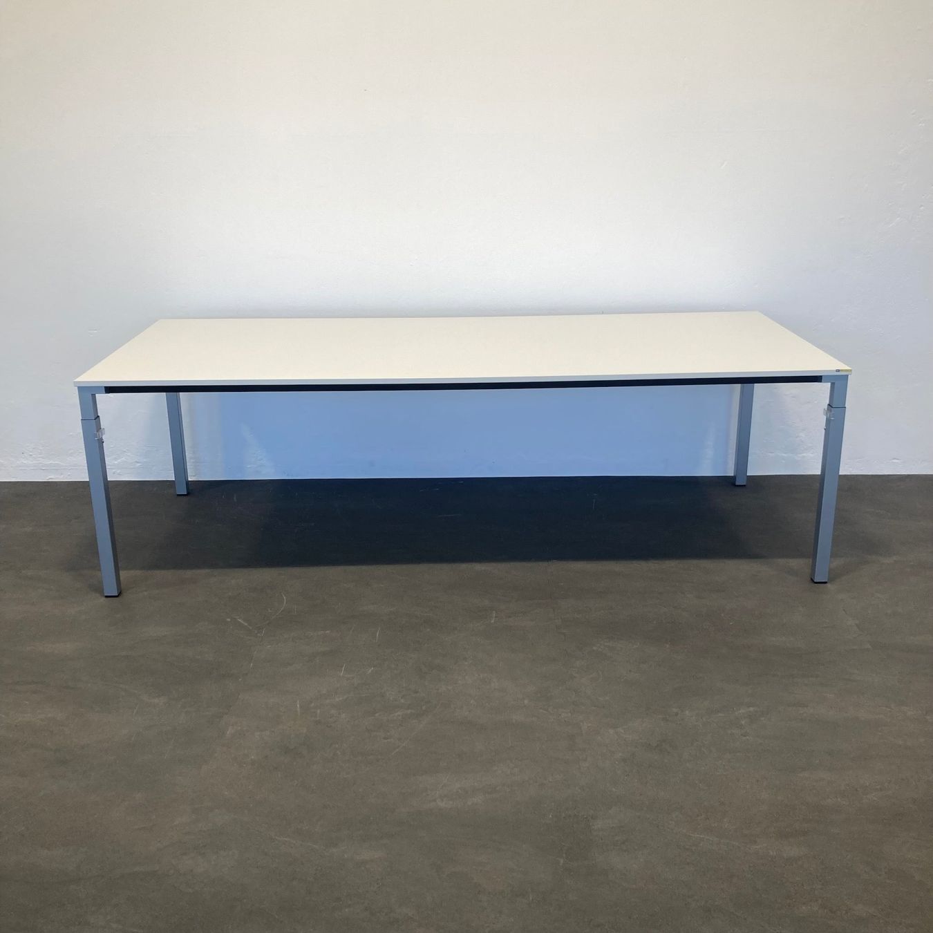 Steelcase Scrivanie: Steelcase Kalidro Sitzungstisch – Usato da Schönenwerd venduto da mcofficeshop