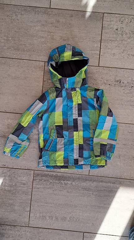 Jacken & Mäntel: Regenjacke Gefüttert Gr. 116 – Gebraucht aus Udligenswil von pablo_picante