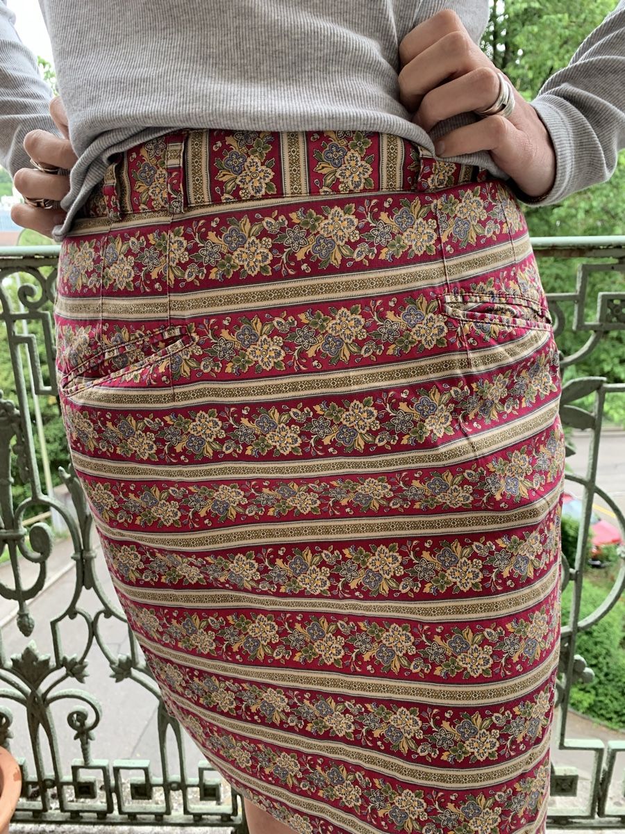 Gonne: Vintage Sommerrock Blumenmuster Gr. S – Usato da St. Gallen venduto da ruettimann.camilla 1