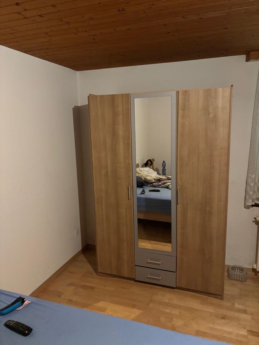 Schränke: Schrank zu verschenken – Gebraucht aus Uerkheim von kevinkevin65