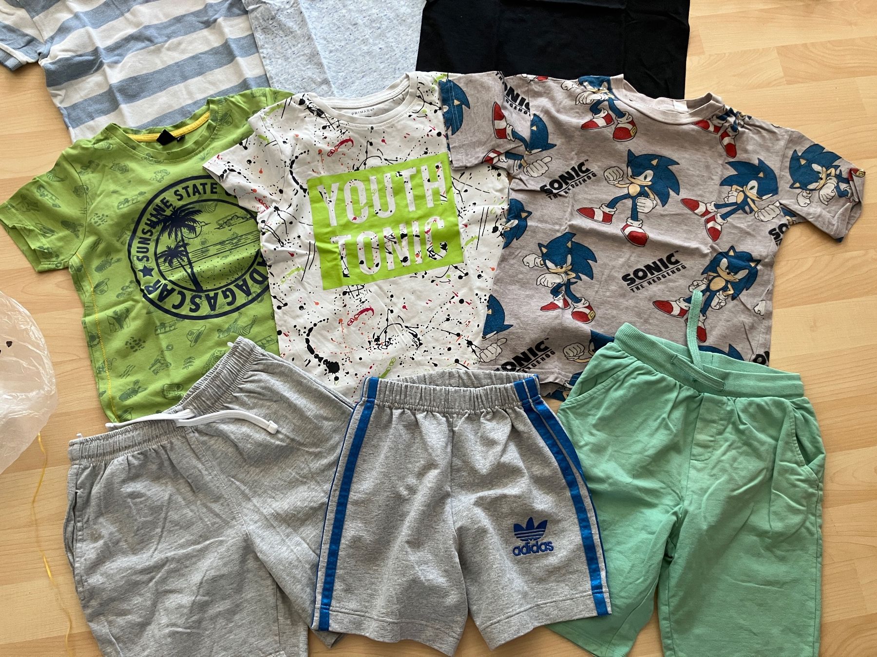 Lotti & Set di vestiti: Sommer Kleiderpaket 122 (2) – Usato da Niederglatt ZH venduto da boeca82 2