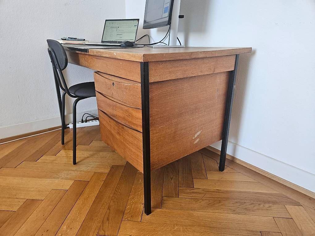 Scrivanie: Bureau vintage avec tiroirs – Usato da Genève venduto da ben_s7jc 1