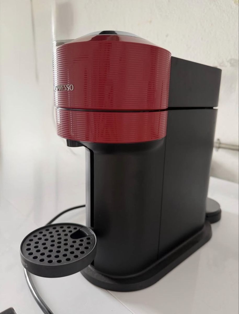 Nespresso Kaffeemaschinen & Espressomaschinen: Machine à café Nespresso Vertuo Krups rouge – Neu (gemäss Beschreibung) aus Lausanne von Stephaniesdressing 4