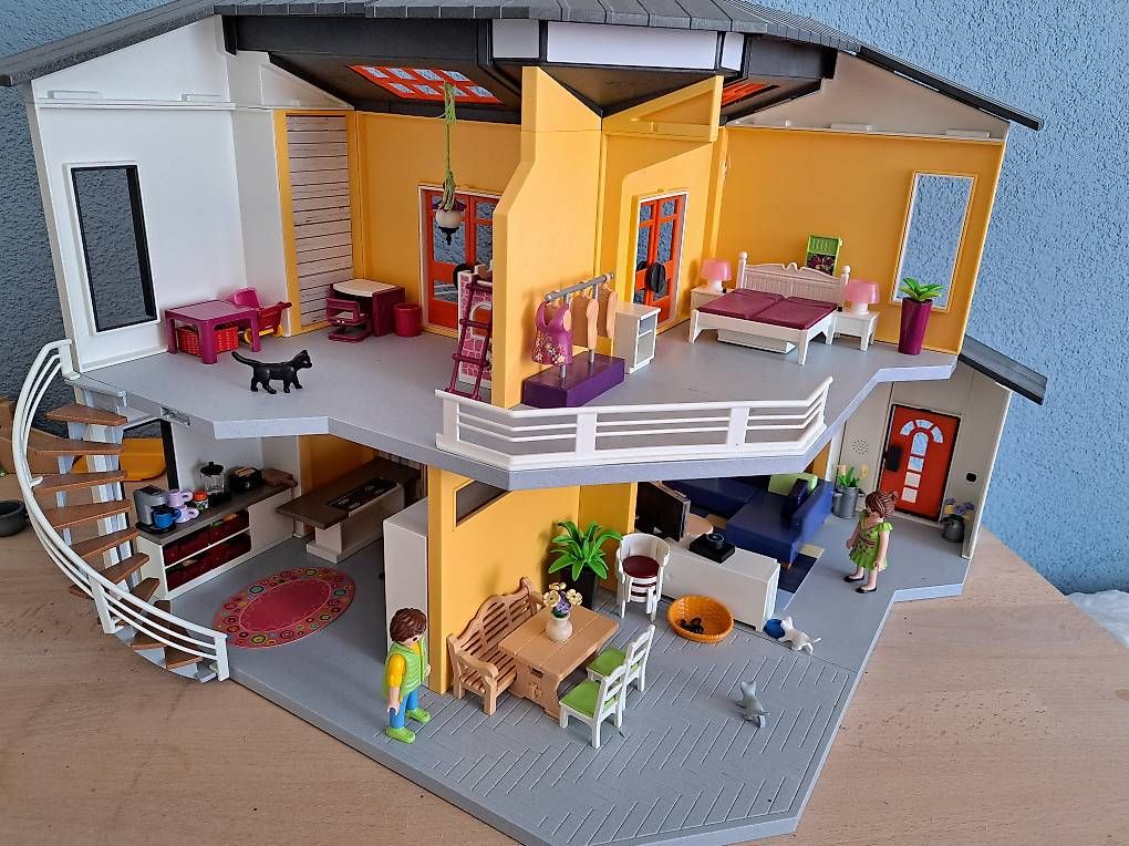 Playmobil Jouets: Playmobilhaus inkl. EINRICHTUNG – D'occasion à Rothenthurm par dudli84 4