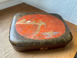 Ältere Lackschatulle mit Vogelmotiv  asiatika
