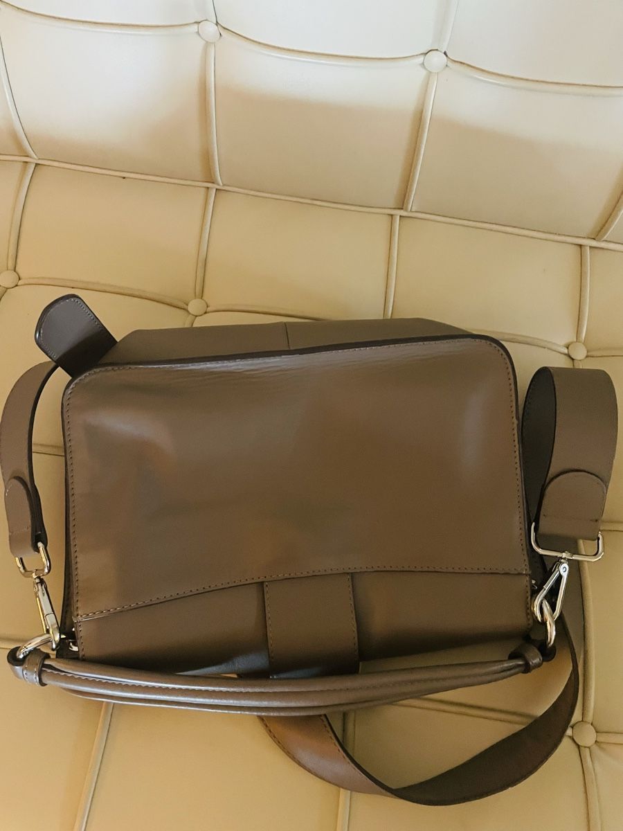 Windsor Borse da donna: Saddlebag Windsor Taupe, top Zustand – Nuovo (secondo la descrizione) da Tägerwilen venduto da CarolinaHerrera 2