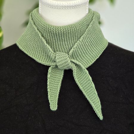 NEW Handknit Sophie Scarf, Handgestrickt Schal,Hellgrün