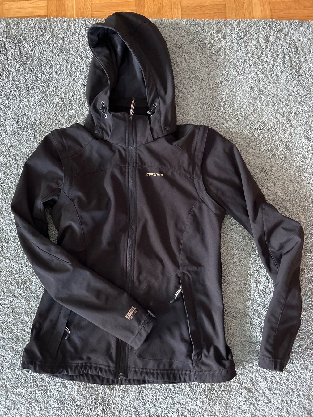 Icepeak Vestes: IcePeak softshell gr.38 – D'occasion à Biel/Bienne par Laurencemathys