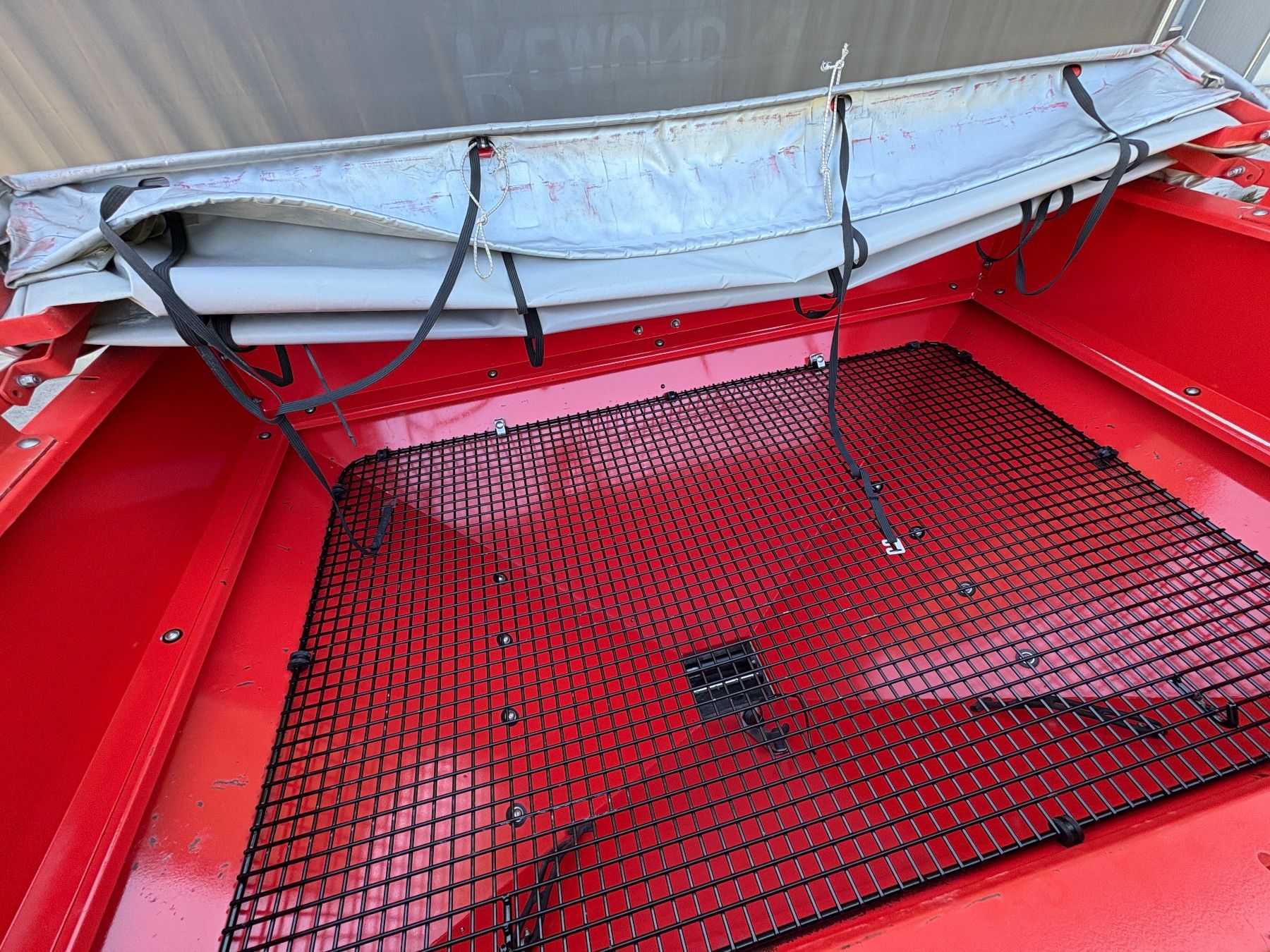 Tutte le macchine: Frontank Kuhn – Usato da Rizenbach venduto da Farmwork 4