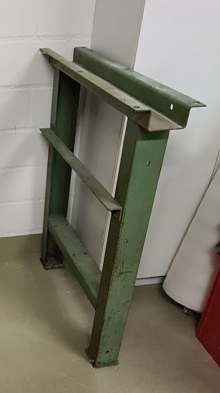 Werkbänke: Werkbankuntergestell – Gebraucht aus Lyss von rochen54