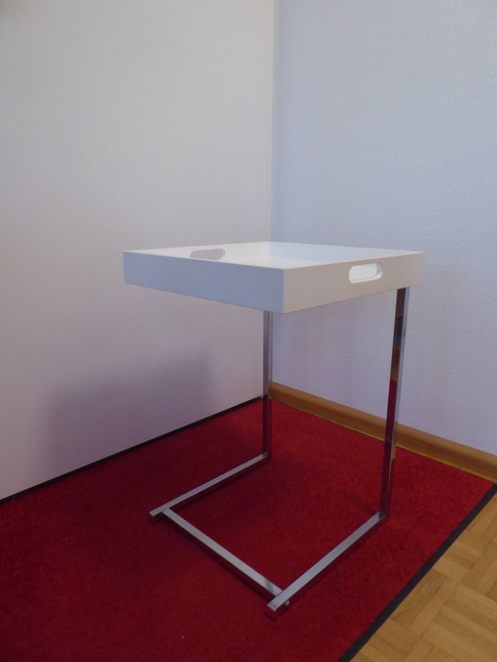 Tavoli: Weisses Serviertablett / Beistelltisch Top Zustand! – Usato da Münchenstein venduto da jut_c68t 1