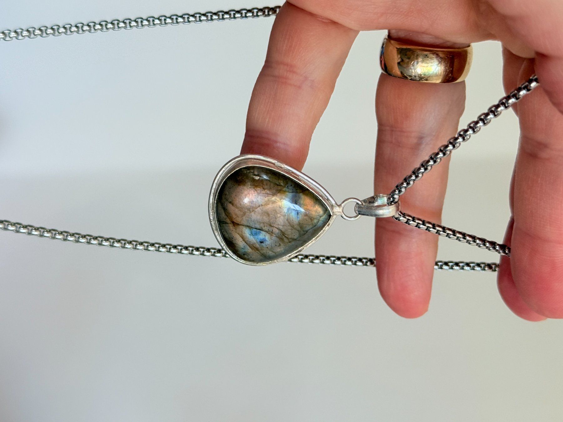 Catenine: Collier Labradorite - Élégance Naturelle ✨ – Nuovo e nell'imballaggio originale da Genève venduto da AWWA 2