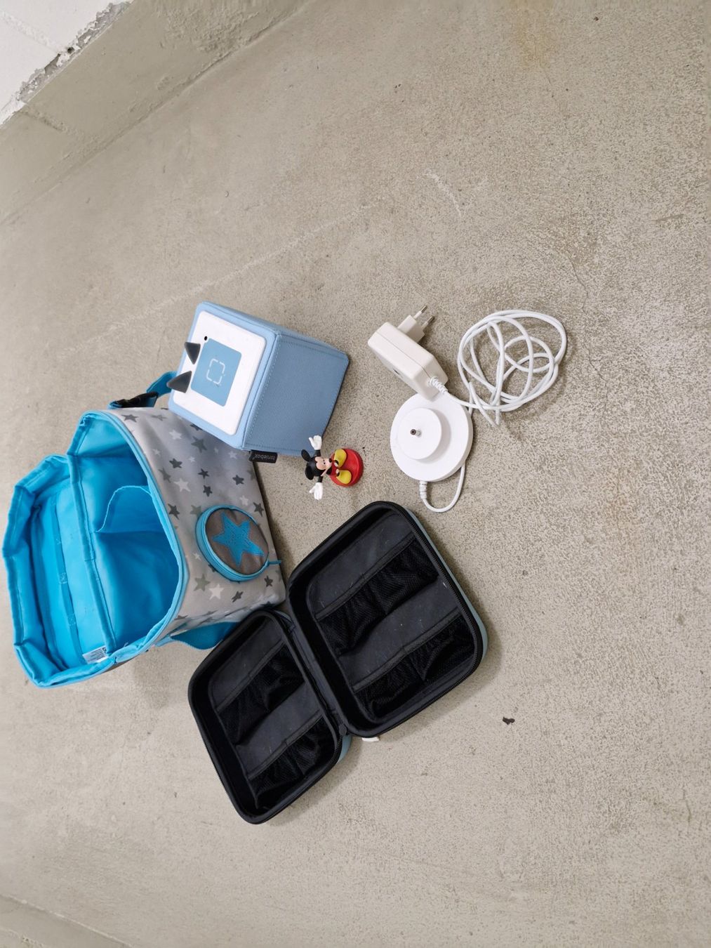 Giocattoli: Toni boxmit Ladekabel und  Tasche mit MickeyMouse – Usato da Rümlang venduto da rafi012 1