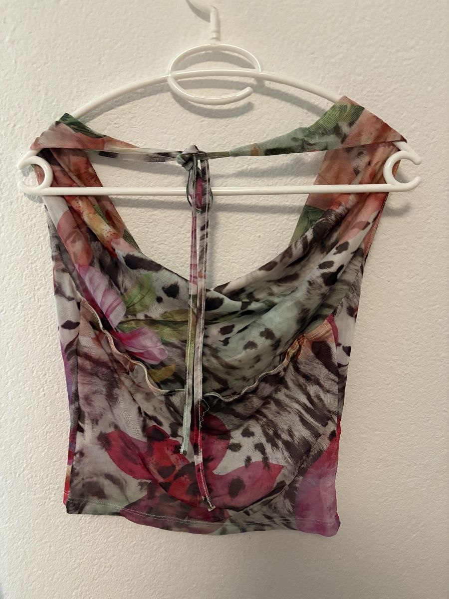 Tops: Damen Oberteil mit Blumenmuster und Bindedetail bunt – Neu (gemäss Beschreibung) aus Zollikofen von Saron.te 1
