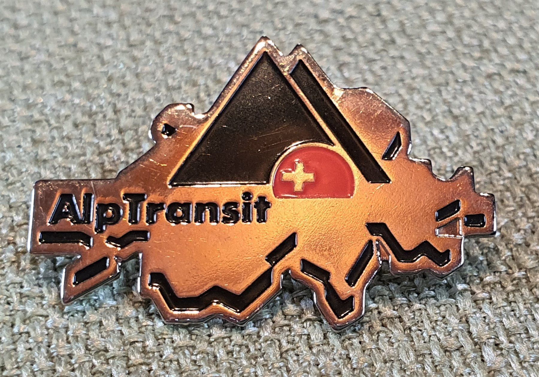 Plaketten & Abzeichen: B063 - Pin SBB Alp Transit Tunnel – Gebraucht aus Reinach BL von Boston-Verkauf