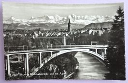 Bern - Eisenbahnbrücke und die Alpen