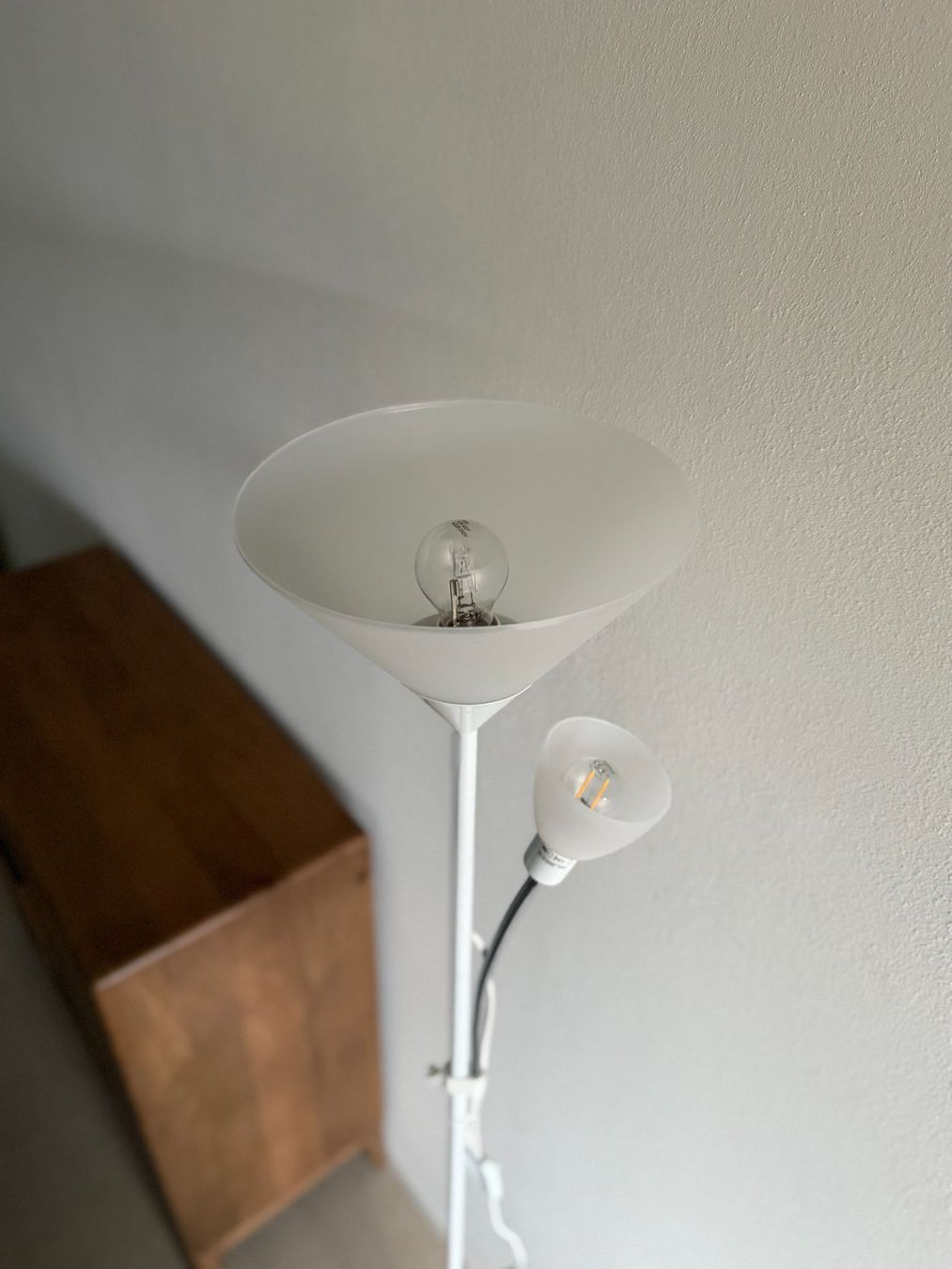 Lampade: Floor Lamp with two lights – Usato da Zug venduto da mysrgsrg 1