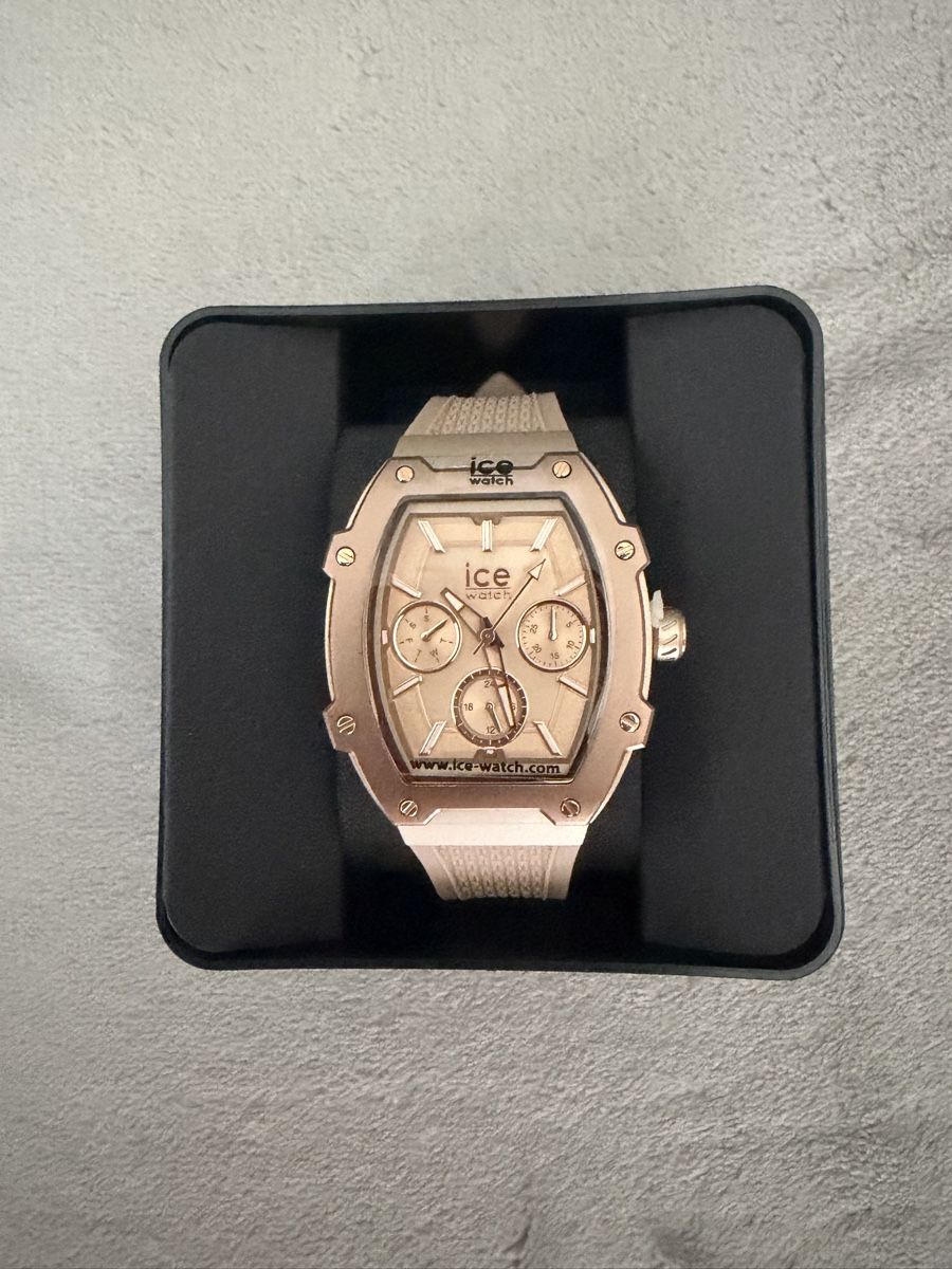 Ice watch Orologi: Montre – Nuovo e nell'imballaggio originale da Valeyres-sous-Montagny venduto da Elianinha21