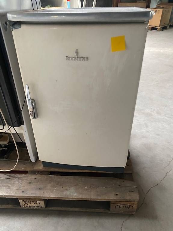 Siemens Kühlschrank: Ancien Frigo Siemens – Gebraucht aus Chamoson von a_laroyale