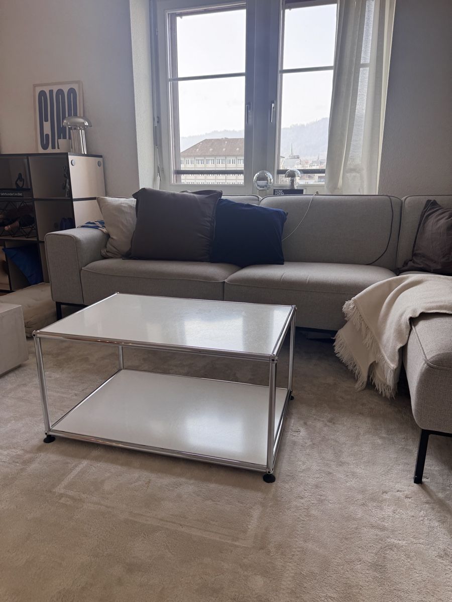 Tische: USM Haller Couchtisch / Sofa Beistelltisch – Gebraucht aus Zürich von selinaserafina