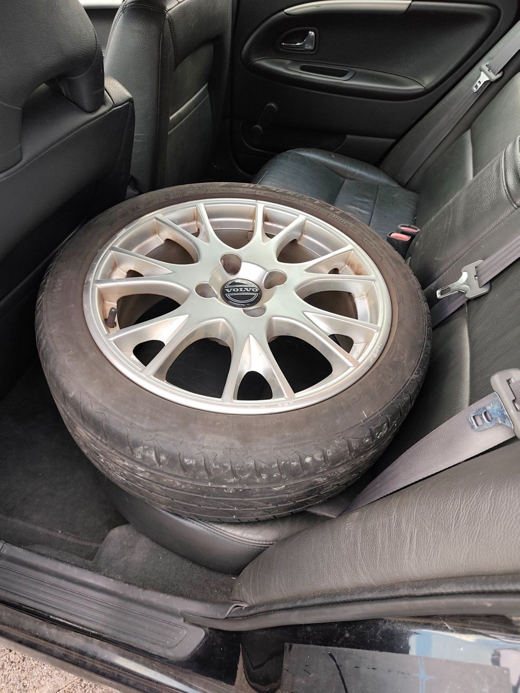 Volvo Autos: Volvo V40   2.0 T – Gebraucht aus Mosnang von gro_695f 2