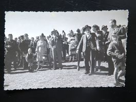 AK GRINDELWALD: Menschen in schöner Kleidung ca 1940er Jahre