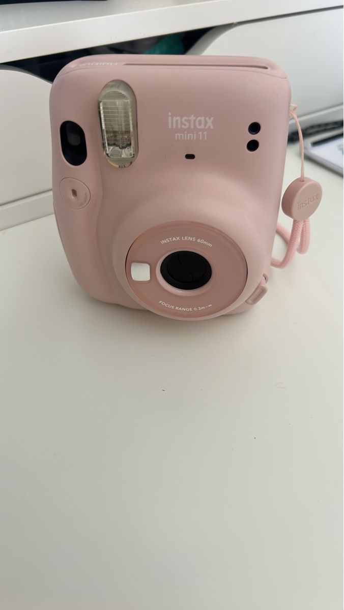 Fujifilm Kamera: Fujifilm Instax Mini 11 pink camera good condition – Gebraucht aus Dübendorf von leeaur