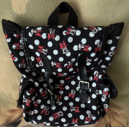 Mini Rucksack mit Minnie Maus Design, neuwertig für Mädchen!