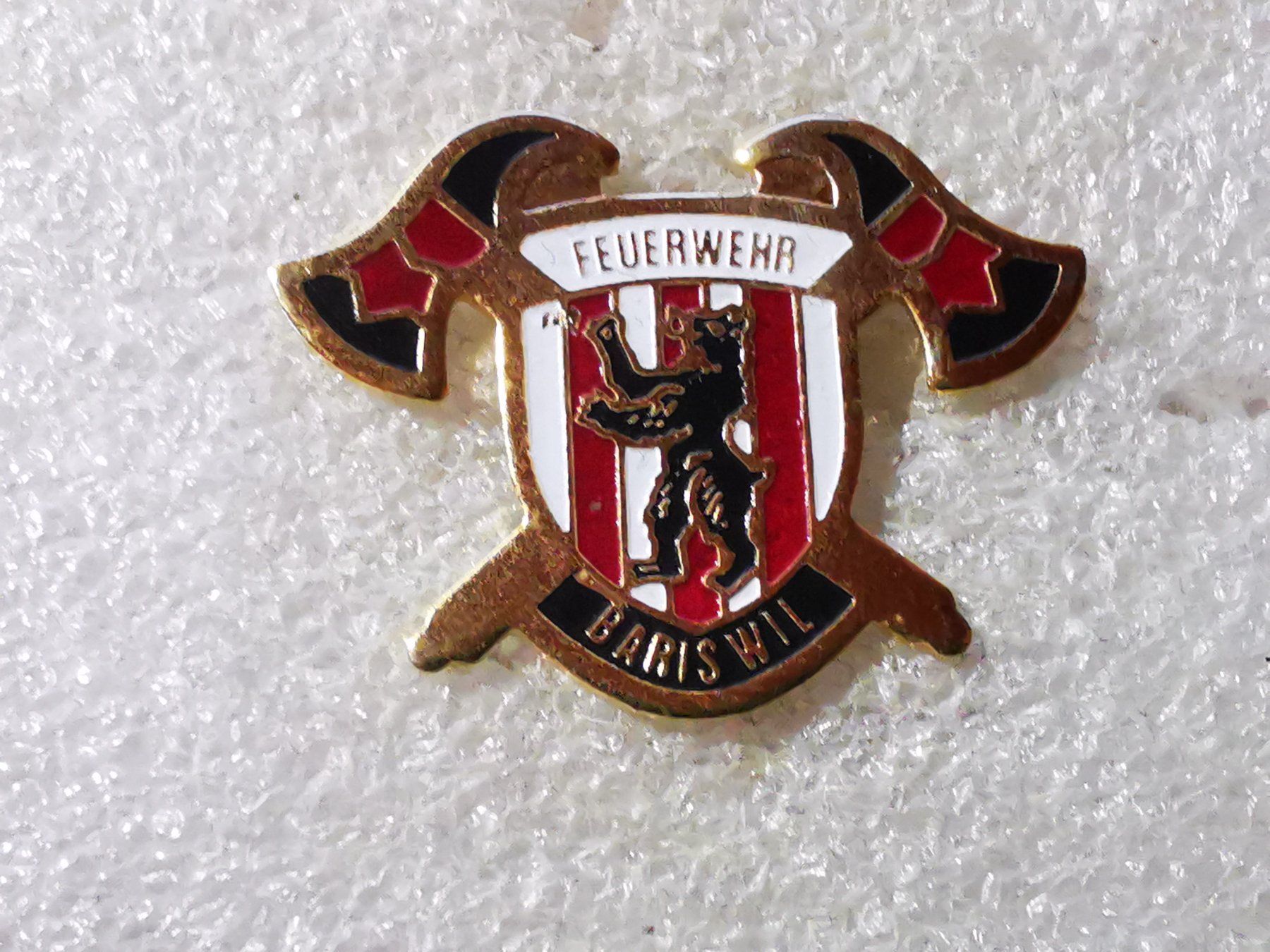Placchette & Badge: Ansteckpin 117: Feuerwehr – Usato da Oppligen venduto da Pin-Fall-Shop