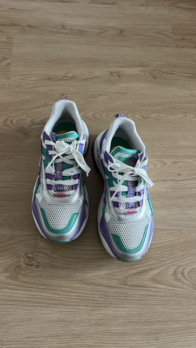 Buffalo Scarpe da donna: Buffalo Sneakers retro Farben Gr. 39 – Usato da Wettingen venduto da unerhoertlaut 1