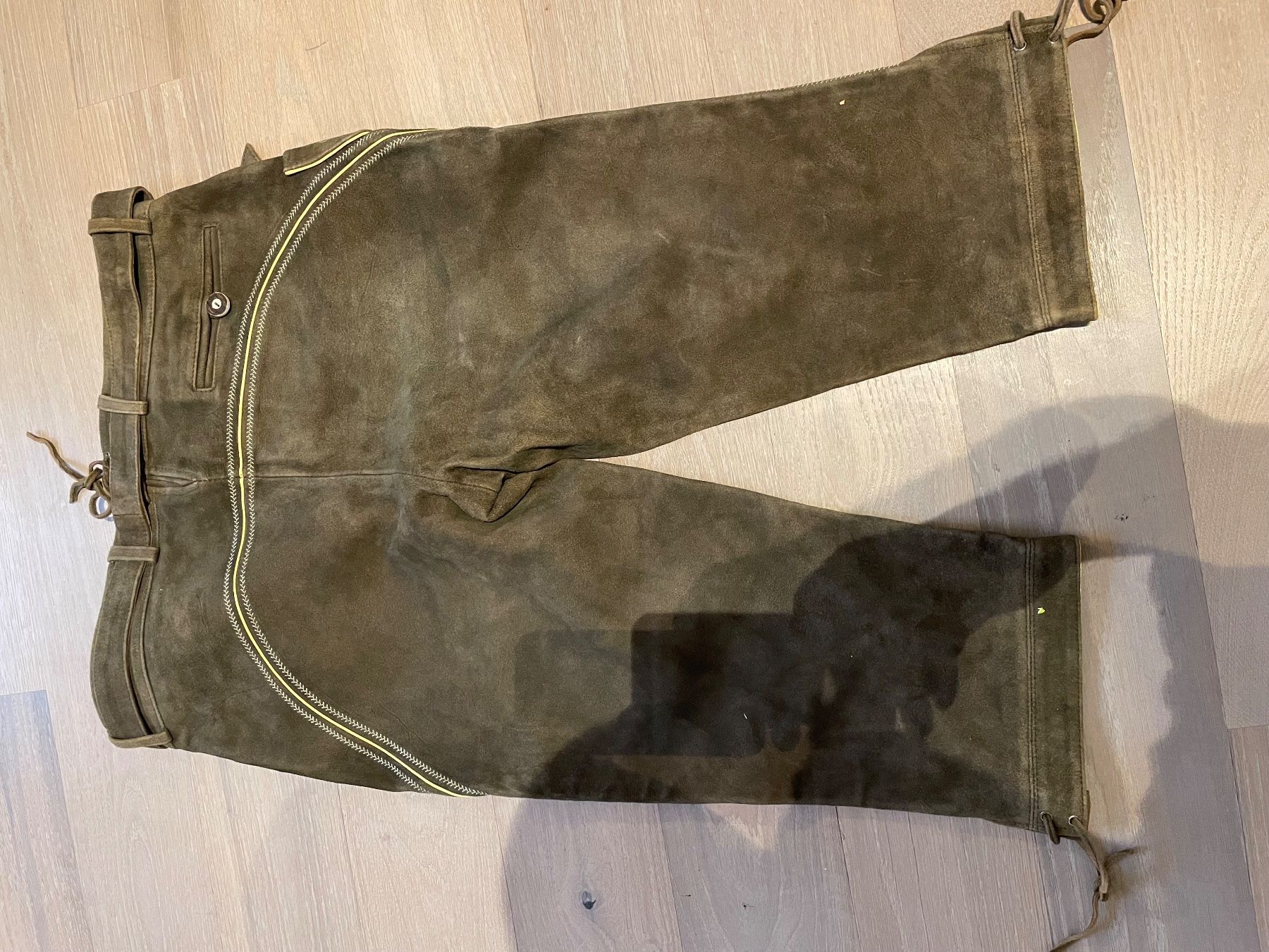Pantaloni: Lederhose – Usato da Berikon venduto da Gizimo 1