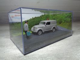 Altaya 1:43 Diorama Classic Car Renault Juvaquatre