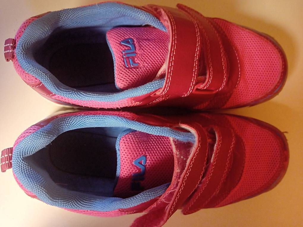 Fila Scarpe per ragazze: Hallenturnschuhe Gr.32 – Usato da Auw venduto da luszur 2