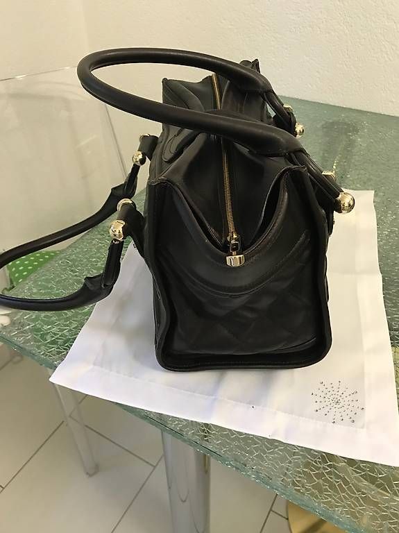 Taschen für Damen: Burberry Ledertasche  – Gebraucht aus Bern von Ninitto 3