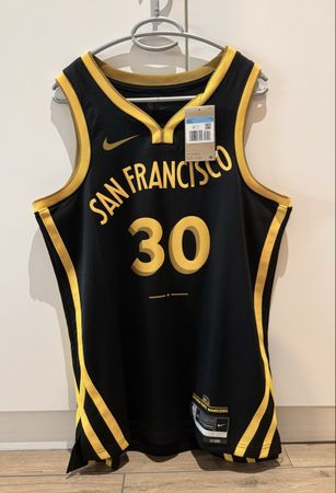 Maillot NBA Nike Golden state Warriors Steph Curry neuf M