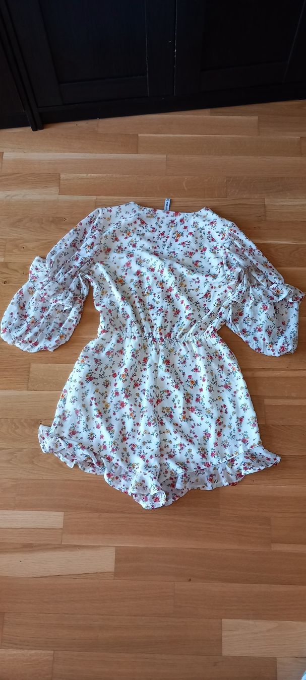 Tute: Combi short fleurie New Yorker – Nuovo (secondo la descrizione) da Monthey venduto da Tiz_dan 1